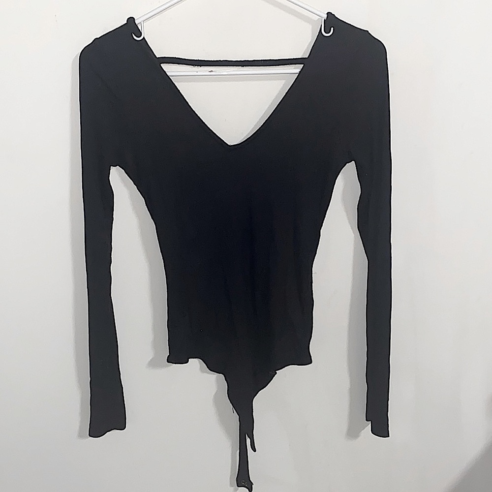 *FLASH DROP* Abercrombie & Fitch elevated knit v neck front and back bodysuit